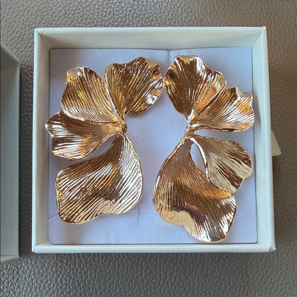 Peppermayo White Jewelry Gift Box with Minimal Logo